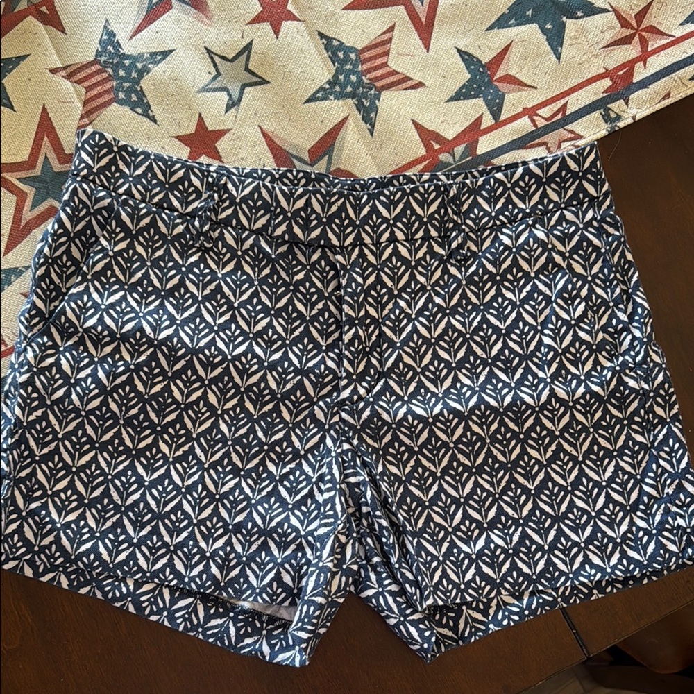 Level 99 Navy and White Leaf Patterned Women's Shorts
